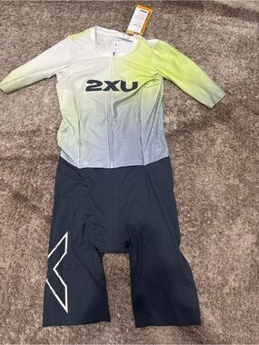 2XU LIGHT SPEED REACT SLEEVED TRISUIT